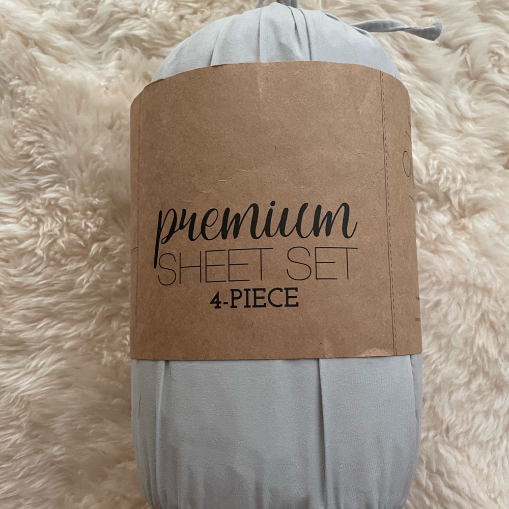 2 set of California king sheets, brand new.